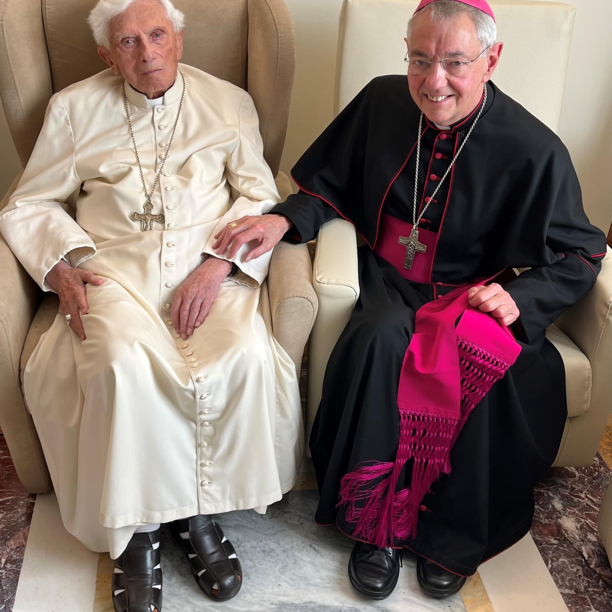 Begegnung Papst em. Benedikt XVI und Ludwig Schick 2022